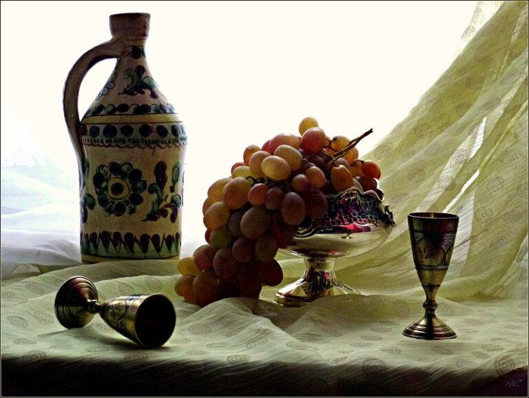 Брага из виноградного жмыха для самогона — 2 варианта рецептов приготовления